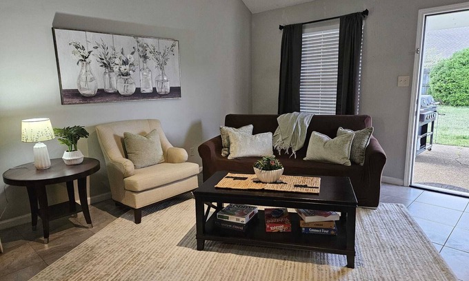 Cordova House | MONTHLY STAYS-Spacious Cordova Home Near Malls and Downtown Memphis