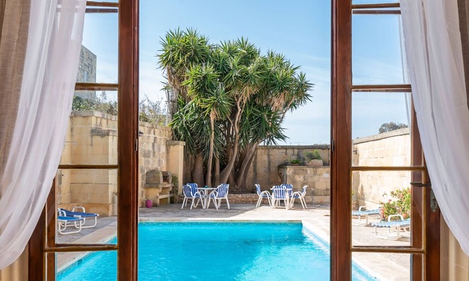 San Lawrenz Villa | Mood Farmhouse - ancient 18th century Villa