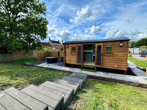 Blaisdon House | Mooffitch Riverview Hut