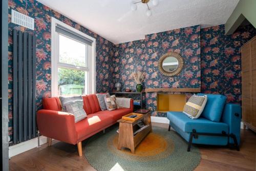 Mottingham and Chislehurst North House | Moonbeam Cottage - Cosy London Cottage