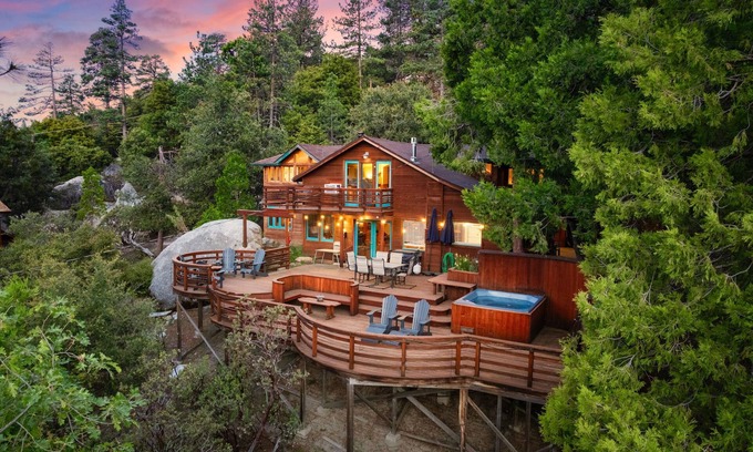 Idyllwild Cabin | Moonlight Mountain Retreat Woodworker's Masterpiece with Spa and Game Room