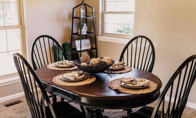 Bradford Cottage | Moonlit Cottage Near Louisville