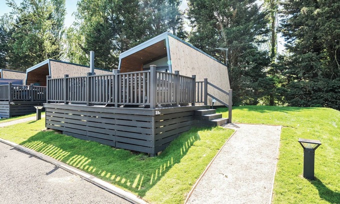 Great Billing Cottage | MOONLIT SKYLIGHT - BILLING AQUADROME in Billing Aquadrome Holiday Park