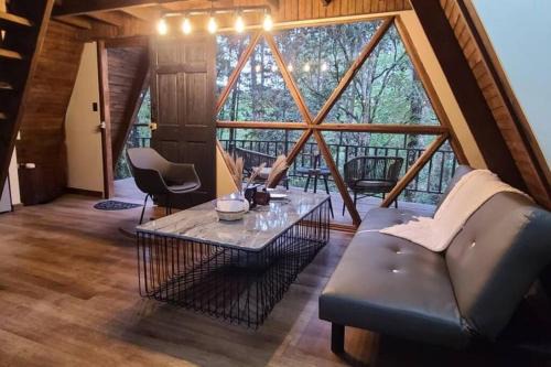 La Esperanza Ski Chalet | Moonrise Retreat Cabin