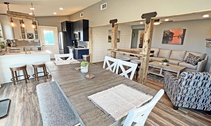 Grand Isle House | Moonstruck Crab - Beachfront - Island Realty