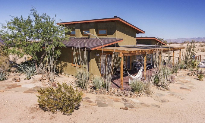 Joshua Tree House | šµ MoonView Modern | Hot tub, BBQ & Private Pool šµ