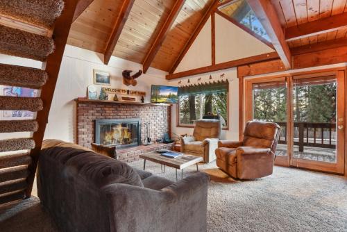 Carnelian Bay House | Moose Cabin Year Round Outdoor Fun w BBQ