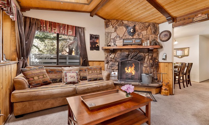 Big Bear Lake Cabin | Moose Inn Bear Mountain Cottage at Big Bear