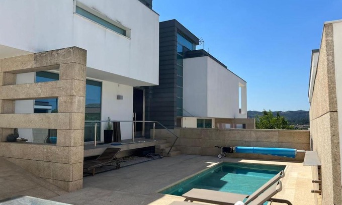 Paco de Sousa House | Moradia Lux RR com piscina