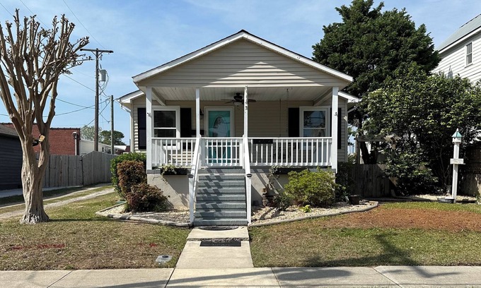 Morehead City House | Morehead City Promise Land Charming 2-bedroom bungalow with WiFi, AC…