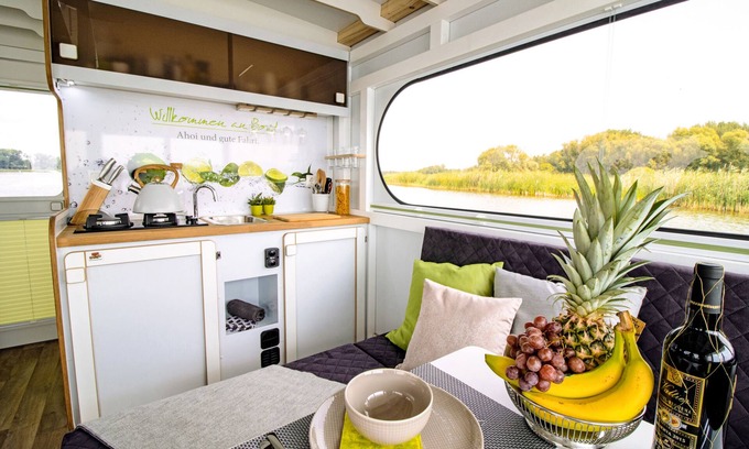 Schmoeckwitz House | Moritz - a holiday home very close to the water - with a lakeside terrace