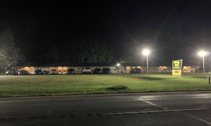 Paris Hotel | Morley Motel