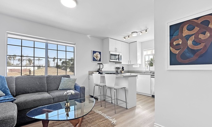 McManus Apartment | Morning Glow Modern Apartment in Culver City
