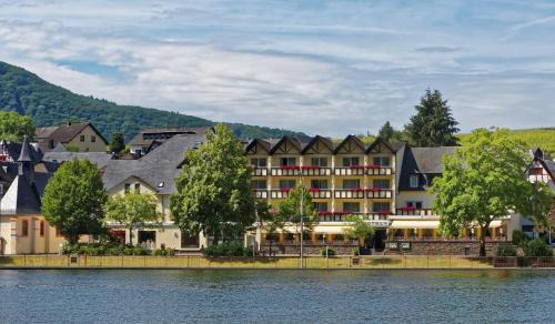 Ellenz Hotel | Moselstern-Hotel "Weinhaus Fuhrmann"