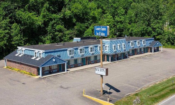 Coshocton House | Motel ∙ 4 guests