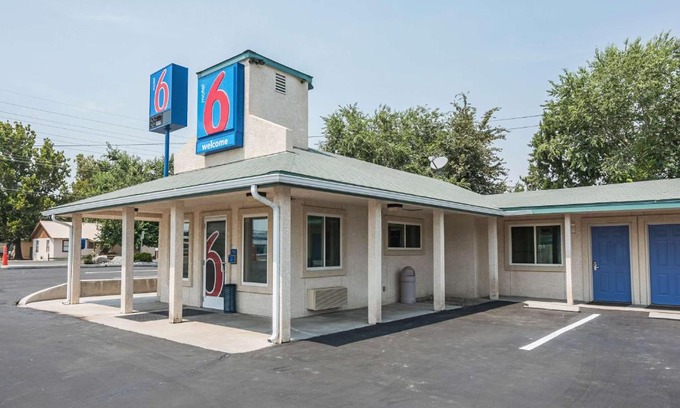 Fallon Hotel | Motel 6-Fallon, NV