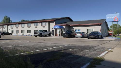 Fond du Lac Hotel | Motel 6-Fond Du Lac, WI