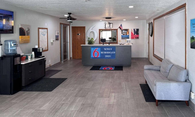 Fond du Lac Hotel | Motel 6 Fond Du Lac, WI