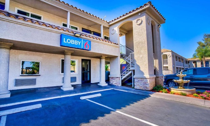 Sun City Hotel | Motel 6-Menifee, CA