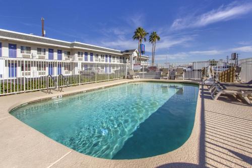 Downtown Phoenix Hotel | Motel 6-Phoenix, AZ - Airport - 24th Street