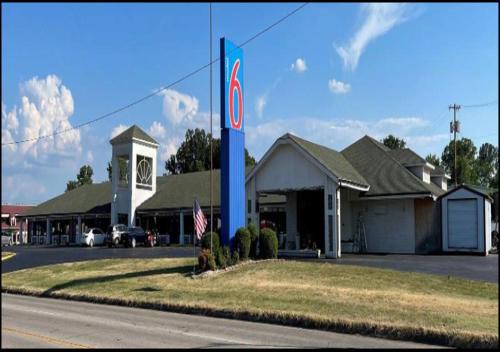 Sallisaw Hotel | Motel 6-Sallisaw, OK