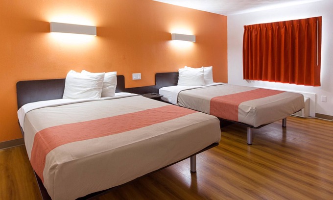 Sidney Hotel | Motel 6 Sidney, OH