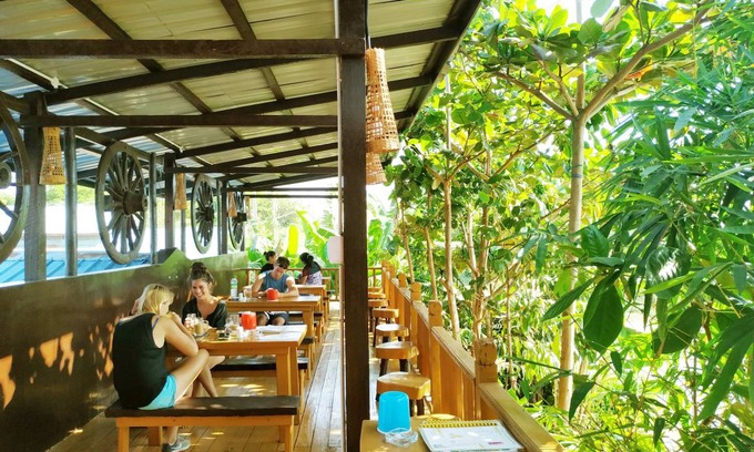 Ngwe Saung House | Motel ∙ 8 guests