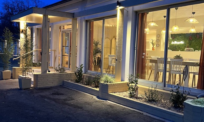 Mesves-sur-Loire Hotel | Motel Les Broussailles