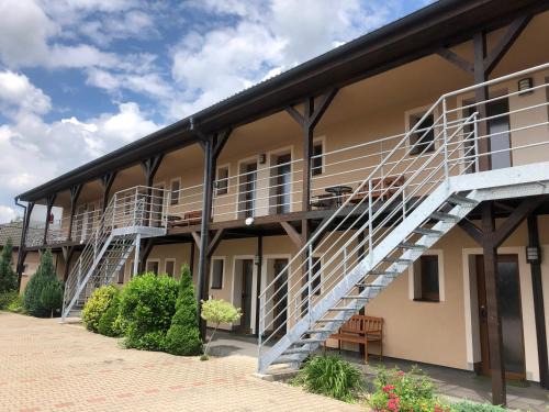 Mlada Boleslav Hotel | Motel R10