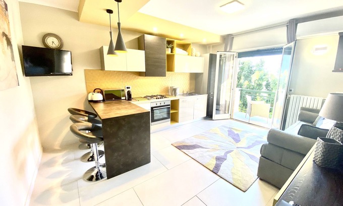 Drapia House | "MOTTOLA APARTMENT" Suite 200 mt from the sea