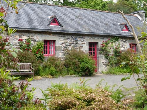 Saint-Urbaine House | Moulin De Beuzidou