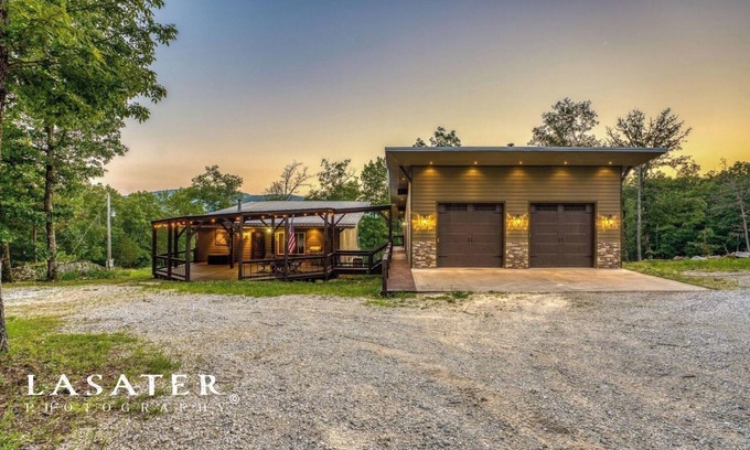 Mount Judea House | Mount Judea Scenic Solitude - A Modern and Private Luxury Escape