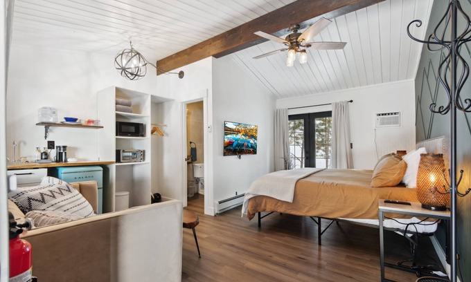 Allenspark Apartment | Mount Meeker Summary: