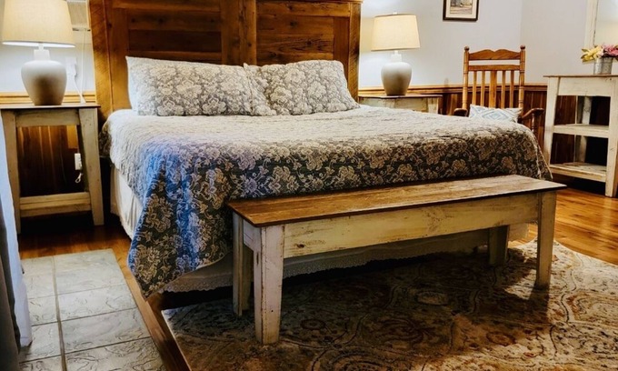 Elkins Cabin | Mountain Cabin 2 with Hot Tub and Sauna