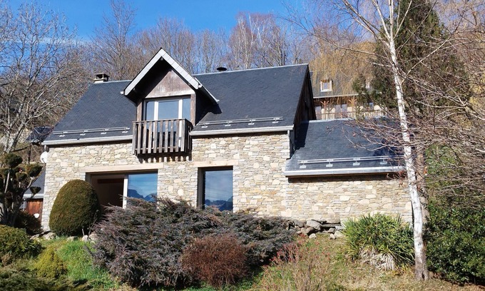Cathervielle Ski Chalet | Mountain chalet in a typical village in the country of the bear