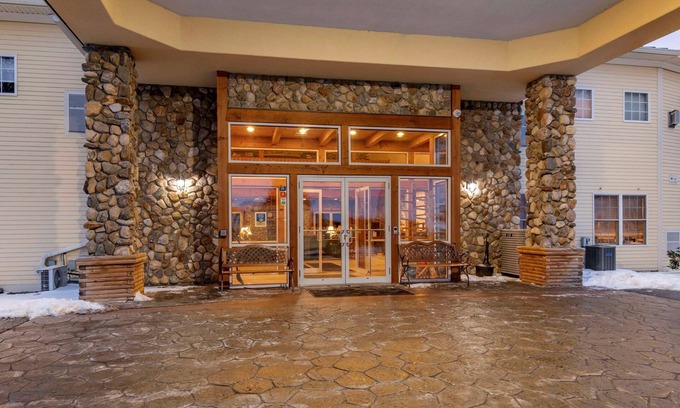 Mount Sunapee Resort | Mountain Edge Suites at Sunapee, an Ascend Collection Hotel