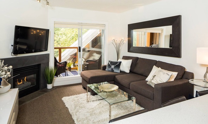 Village North House | Mountain Get Away With Private Hot Tub & Free Parking