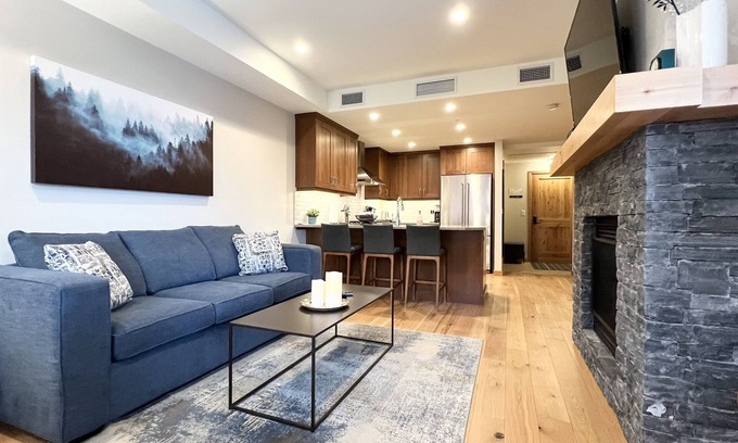 Canmore Condo | Mountain Getaway - Steps away from Main Street!