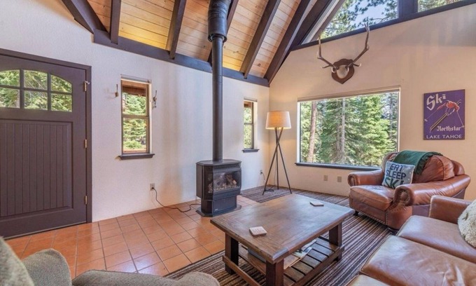 Kingswood Estates House | Mountain Haven- A-Frame Home Close to North Star and Palisades Tahoe