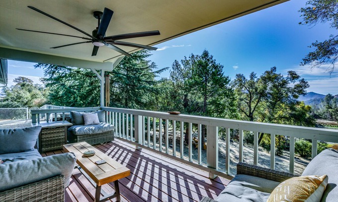 Ahwahnee House | Mountain Home Near Yosemite w/Well-Being Retreat!