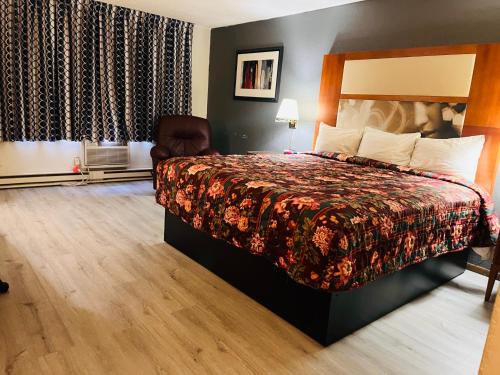 Iron Mountain Hotel | Mountain Inn