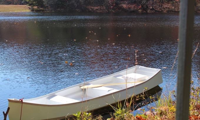 Lynn Cottage | Mountain Lake Cottage- Cozy cottage with lake view