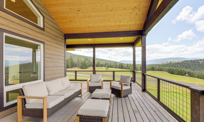 Rexford House | Mountain & Lake View: Rexford Estate on 28 Acres!