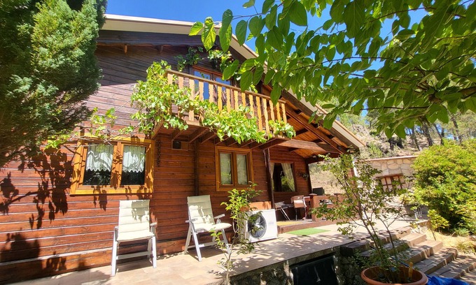 Riopar Viejo Villa | Mountain lodge in Calar del Rio Mundo Natural Park
