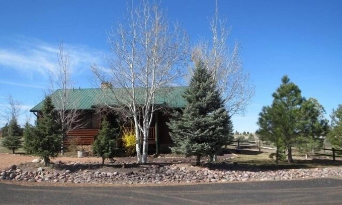 Heber Cabin | Mountain Retreat - Pet Friendly Cabin