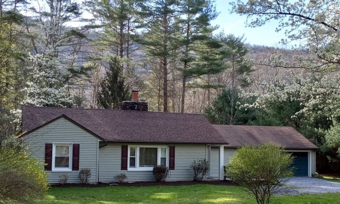 Bodines House | Mountain retreat with all the comforts of home