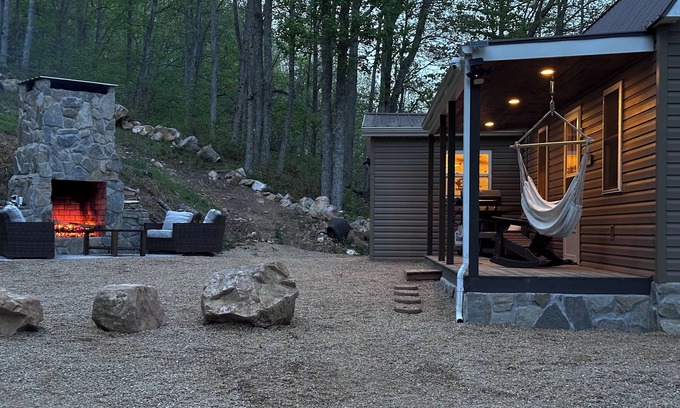 Jonesborough Cabin | Mountain Tranquility, 1 Bedroom cabin secluded in the mountains of E Tennessee