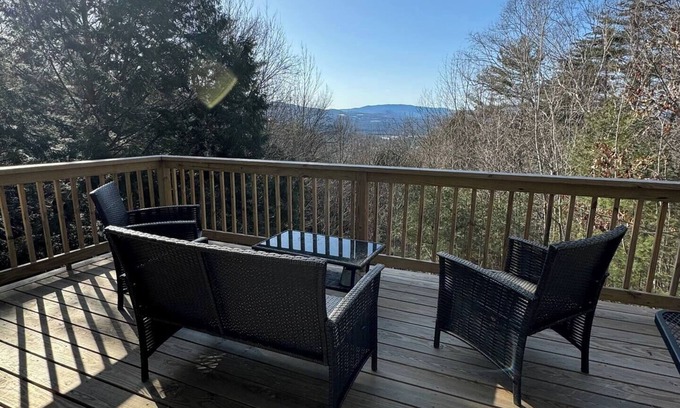 Campton House | Mountain Treehouse Escape