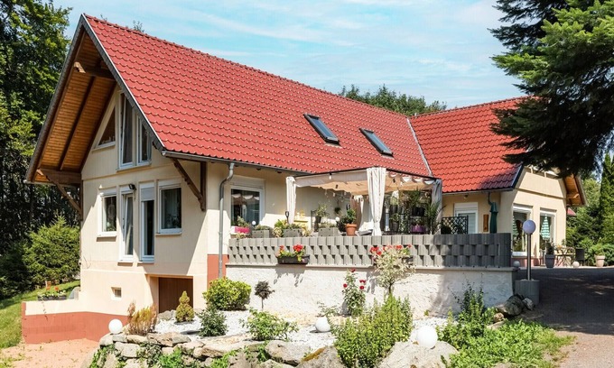 Kurort Brotterode Apartment | Mountain-view Apartment in Kurort Brotterode with Garden