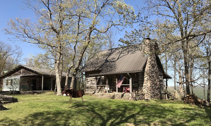 Mountain View Cabin | Mountain View Cabin (sleeps 4) & Bunkhouse (sleeps 6)